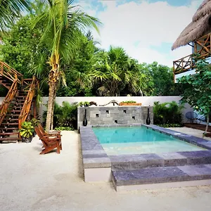 4* מלון La Puerta Azul Beachfront - Adults Only
